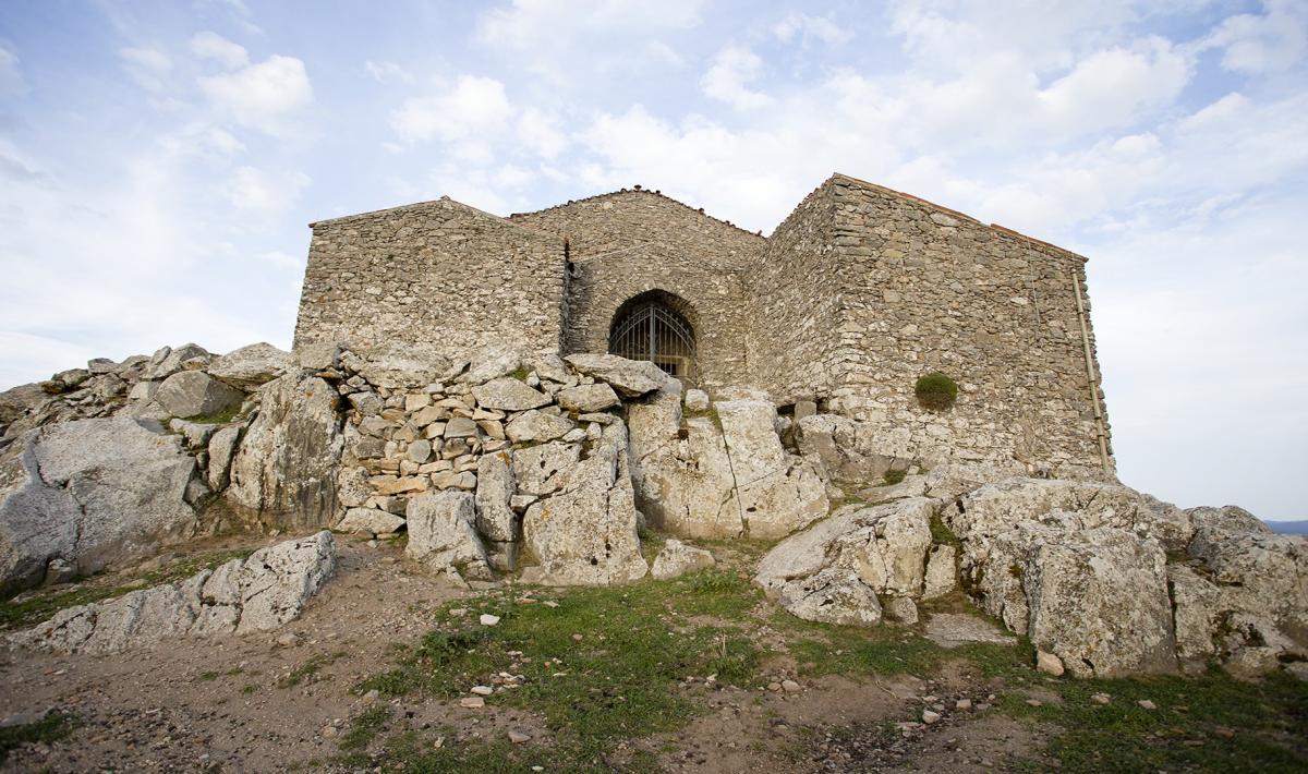 Nostra Signora di Gonare, Monte Gonare, Orani - Nuoro - Chiesa nostra signora di Gonare, interno. Credits: Gianfranco Mattu. License: CC BY-NC-SA.